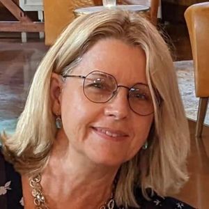 Meet your Posher, Cynthia—private